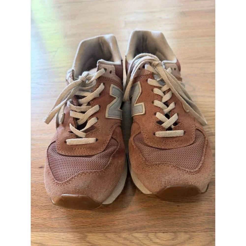 New Balance 574 Classic Suede Low Top Lace-Up Sneakers Brown/White WL574FLD